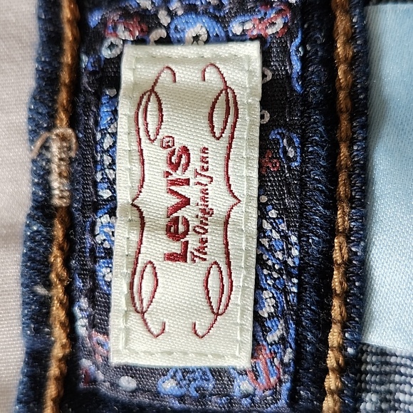 NWOT Women's Levi's 515 Bermuda Jean Shorts Size 10 - Picture 2 of 9